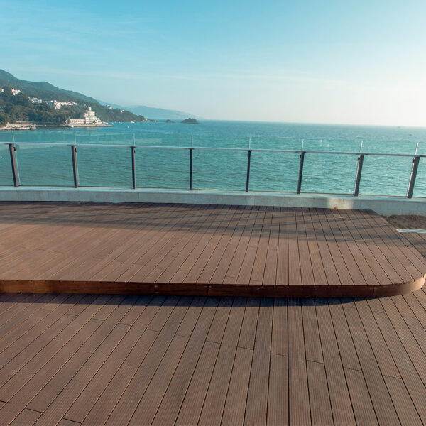 Project image of the Dasso XTR fused bamboo decking by the Dasso Group